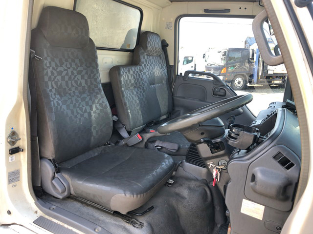 いすゞエルフパネルバン小型（2t・3t）[写真30]