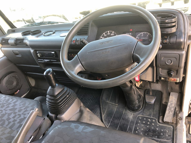 いすゞエルフパネルバン小型（2t・3t）[写真31]