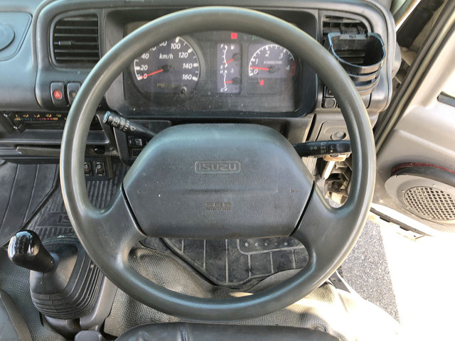 いすゞエルフパネルバン小型（2t・3t）[写真35]