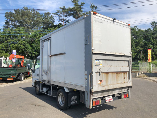 いすゞエルフパネルバン小型（2t・3t）[写真04]