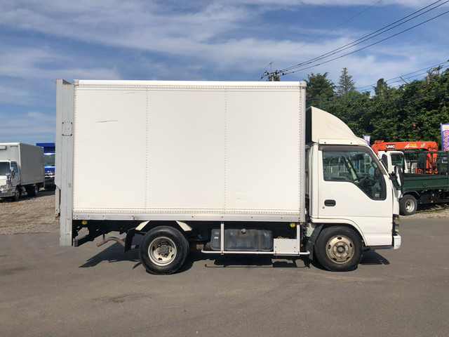 いすゞエルフパネルバン小型（2t・3t）[写真06]