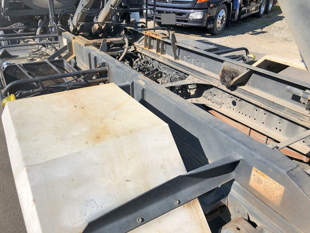 三菱ふそうファイターアームロール中型（4t）[写真16]