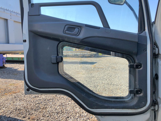 三菱ふそうファイターアームロール中型（4t）[写真30]