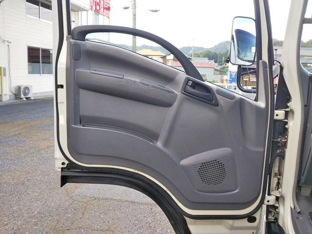 いすゞエルフ冷凍車（冷蔵車）小型（2t・3t）[写真30]