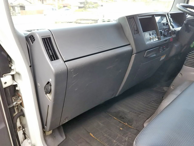 いすゞエルフ冷凍車（冷蔵車）小型（2t・3t）[写真32]