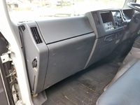 いすゞエルフ冷凍車（冷蔵車）小型（2t・3t）[写真32]