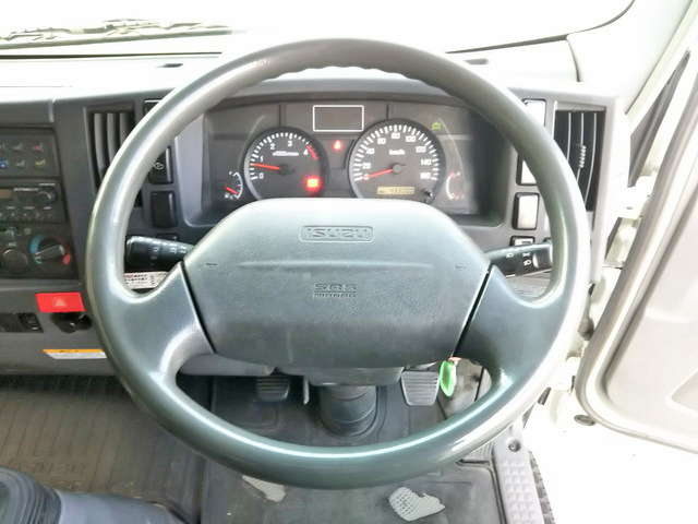 いすゞエルフ冷凍車（冷蔵車）小型（2t・3t）[写真37]