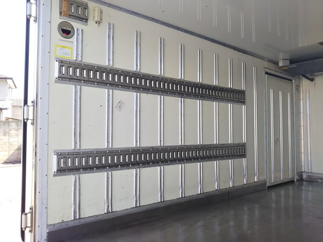 三菱ふそうキャンター冷凍車（冷蔵車）小型（2t・3t）[写真13]