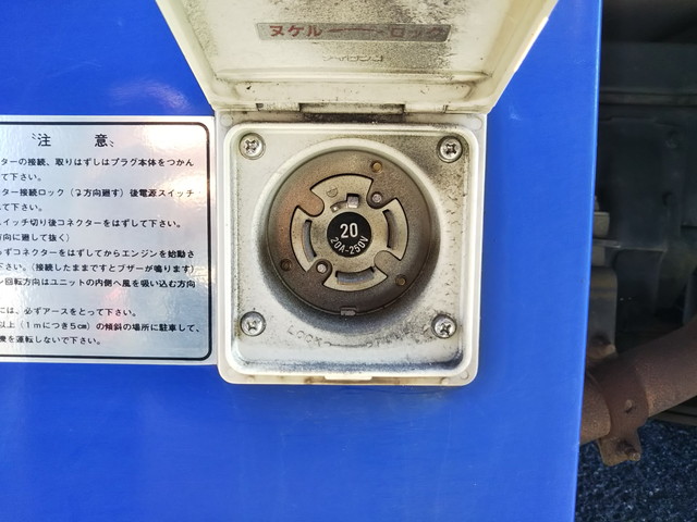 三菱ふそうキャンター冷凍車（冷蔵車）小型（2t・3t）[写真21]