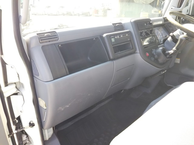 三菱ふそうキャンター冷凍車（冷蔵車）小型（2t・3t）[写真34]