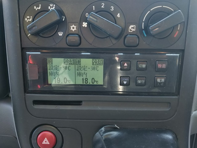 三菱ふそうキャンター冷凍車（冷蔵車）小型（2t・3t）[写真36]