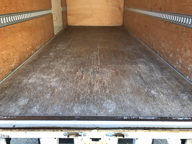 いすゞエルフアルミバン小型（2t・3t）[写真12]