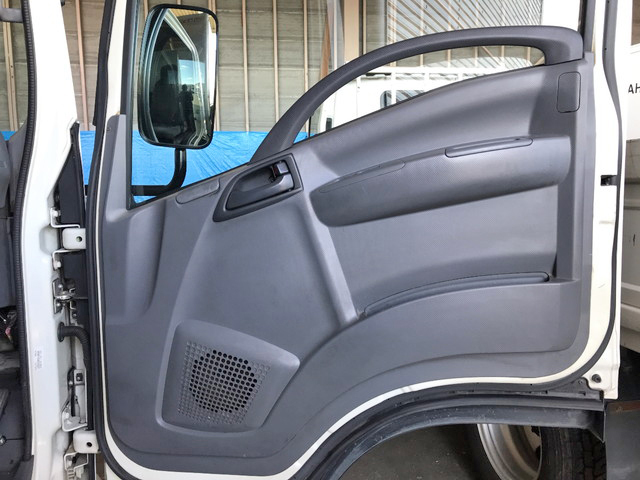 いすゞエルフアルミバン小型（2t・3t）[写真32]
