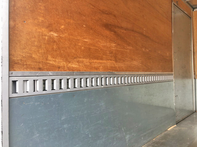 いすゞエルフアルミバン小型（2t・3t）[写真12]