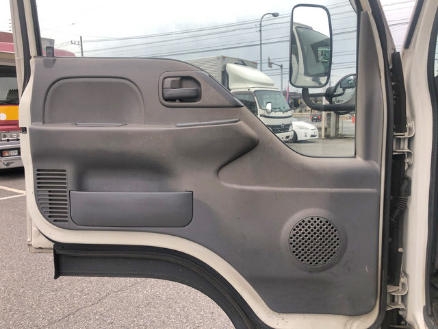 いすゞエルフアルミバン小型（2t・3t）[写真29]