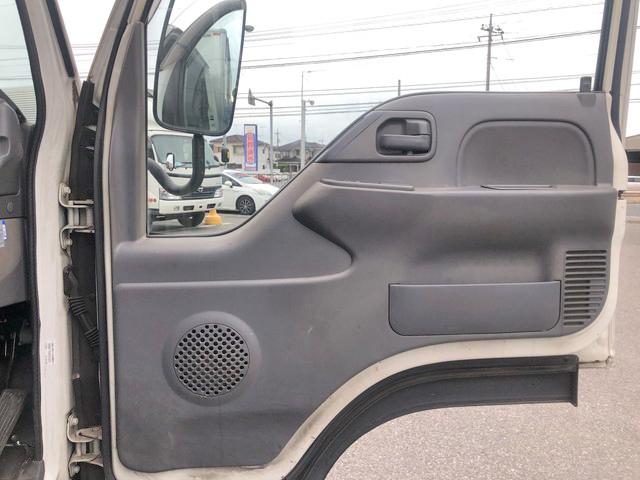 いすゞエルフアルミバン小型（2t・3t）[写真30]