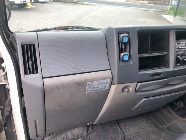 いすゞエルフアルミバン小型（2t・3t）[写真31]