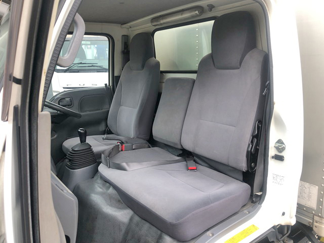 いすゞエルフアルミバン小型（2t・3t）[写真32]