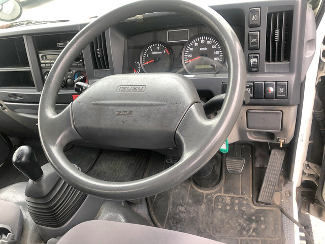 いすゞエルフアルミバン小型（2t・3t）[写真34]