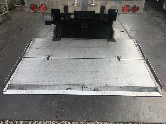 いすゞフォワード冷凍車（冷蔵車）中型（4t）[写真11]