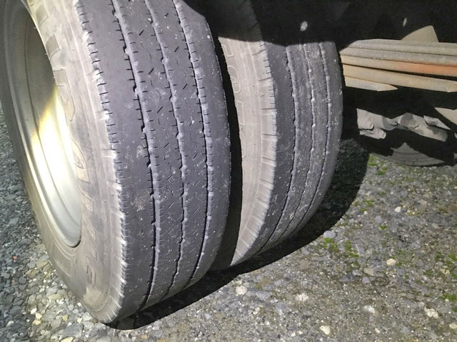 いすゞエルフ平ボディ小型（2t・3t）[写真14]