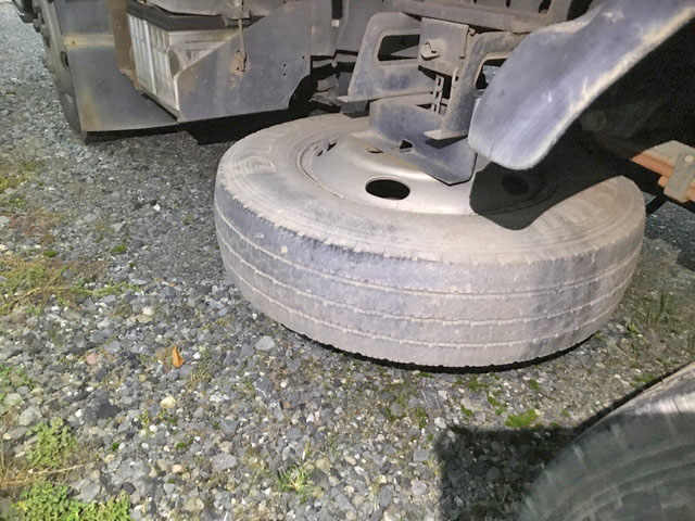 いすゞエルフ平ボディ小型（2t・3t）[写真15]