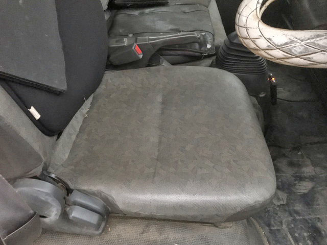 いすゞエルフ平ボディ小型（2t・3t）[写真21]