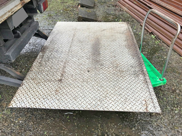 いすゞエルフアルミバン小型（2t・3t）[写真12]