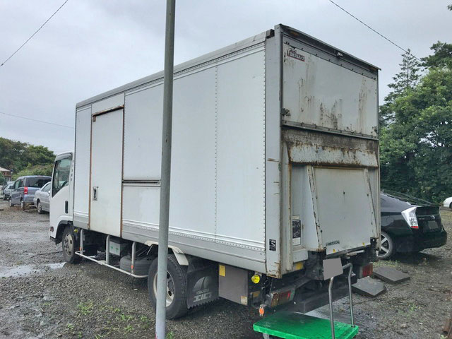 いすゞエルフアルミバン小型（2t・3t）[写真08]