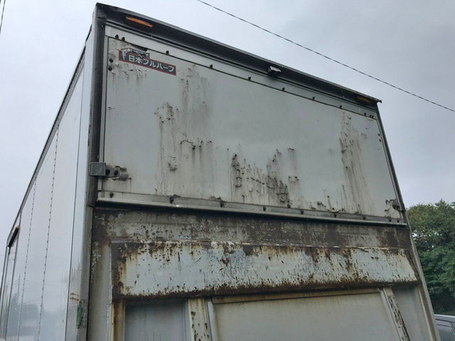 いすゞエルフアルミバン小型（2t・3t）[写真09]