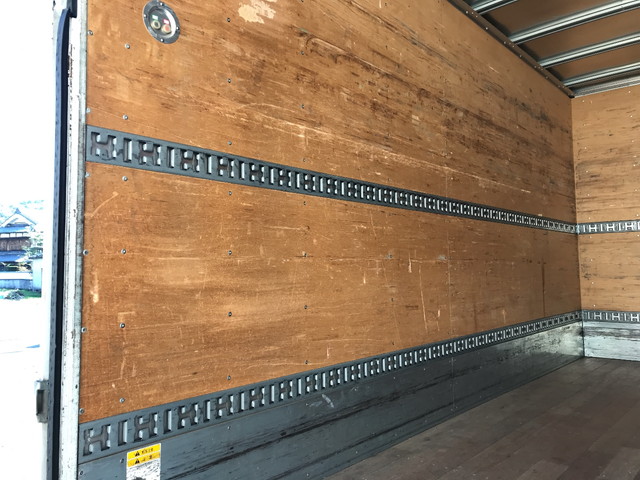 いすゞエルフアルミバン小型（2t・3t）[写真14]