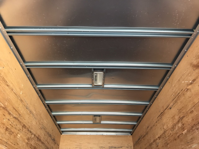 いすゞエルフアルミバン小型（2t・3t）[写真16]