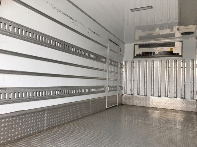 いすゞエルフ冷凍車（冷蔵車）小型（2t・3t）[写真12]