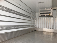 いすゞエルフ冷凍車（冷蔵車）小型（2t・3t）[写真12]