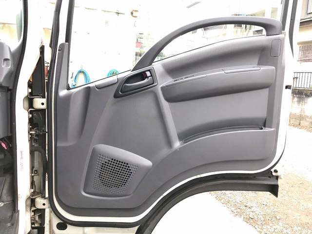 いすゞエルフ冷凍車（冷蔵車）小型（2t・3t）[写真30]