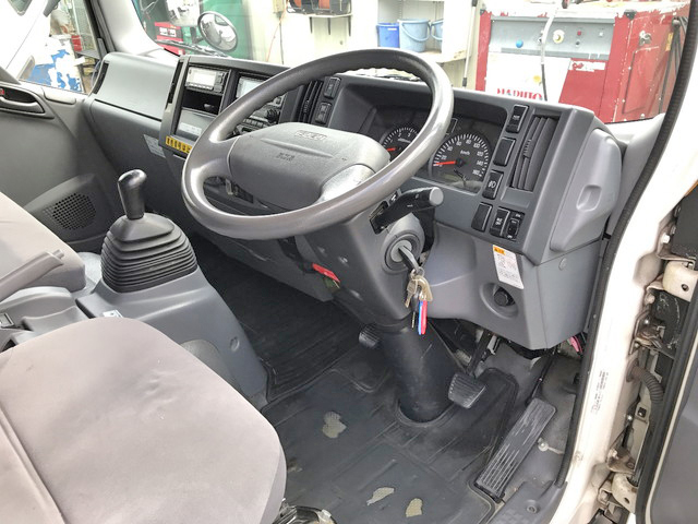 いすゞエルフ冷凍車（冷蔵車）小型（2t・3t）[写真35]