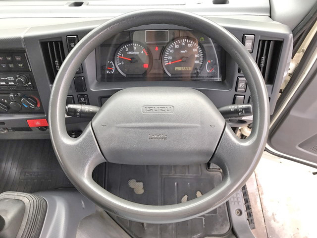 いすゞエルフ冷凍車（冷蔵車）小型（2t・3t）[写真36]