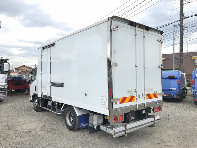 いすゞエルフ冷凍車（冷蔵車）小型（2t・3t）[写真04]