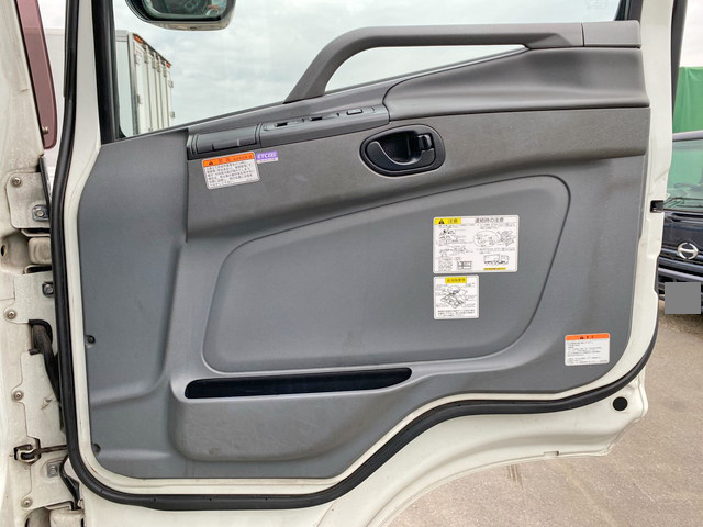 三菱ふそうスーパーグレートトレーラーヘッド（トラクターヘッド）大型（10t）[写真28]