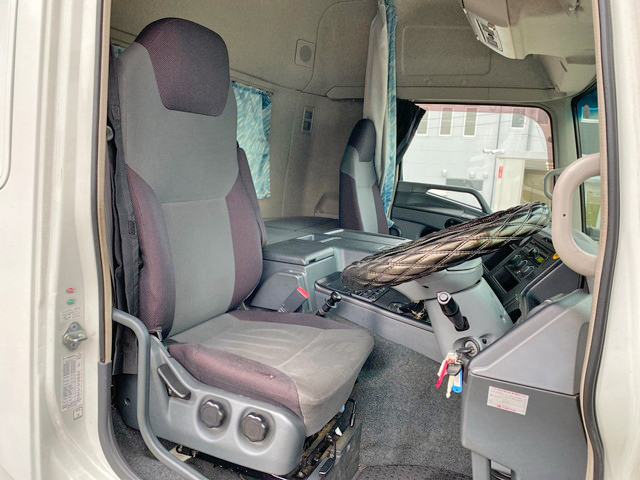 三菱ふそうスーパーグレートトレーラーヘッド（トラクターヘッド）大型（10t）[写真31]