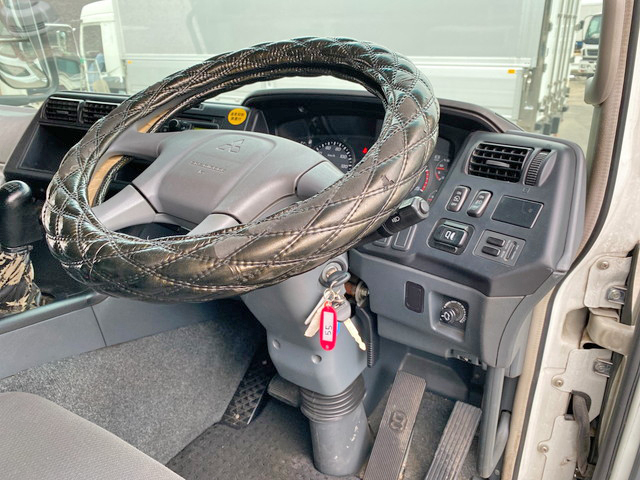 三菱ふそうスーパーグレートトレーラーヘッド（トラクターヘッド）大型（10t）[写真33]