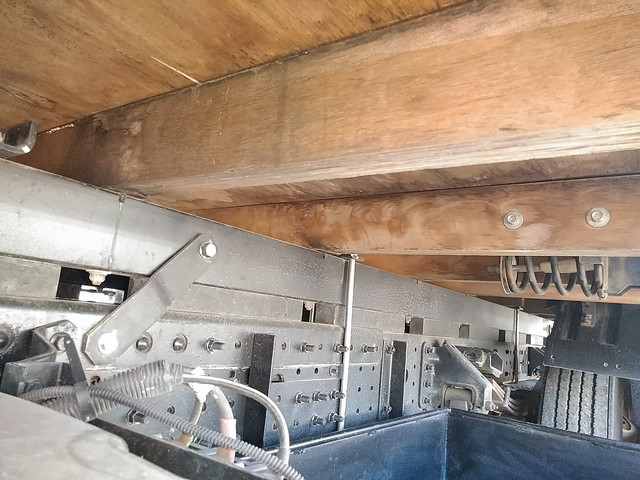 三菱ふそうキャンタークレーン4段小型（2t・3t）[写真11]