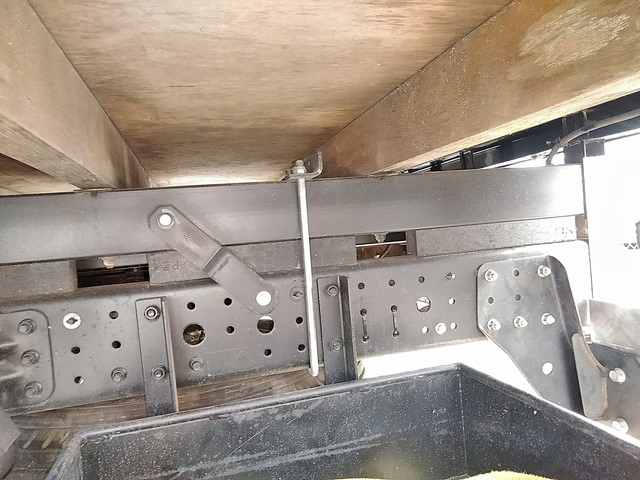 三菱ふそうキャンタークレーン4段小型（2t・3t）[写真14]