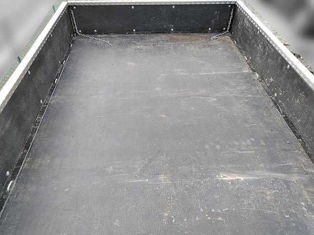 三菱ふそうキャンタークレーン4段小型（2t・3t）[写真05]