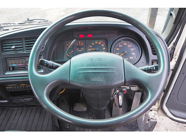 いすゞフォワードセルフクレーン4段中型（4t）[写真27]