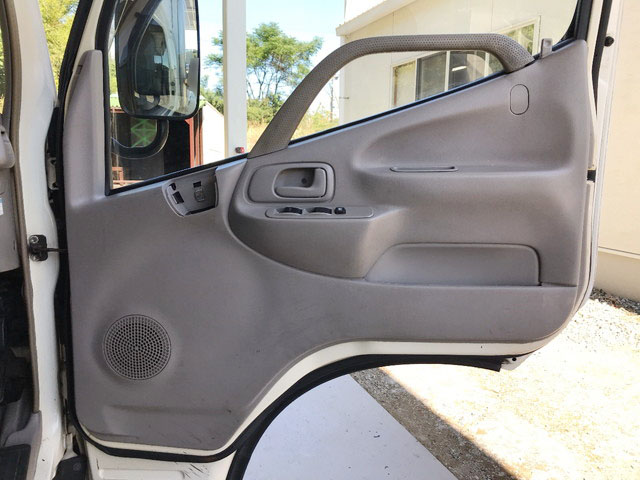 日野デュトロ冷凍車（冷蔵車）小型（2t・3t）[写真28]