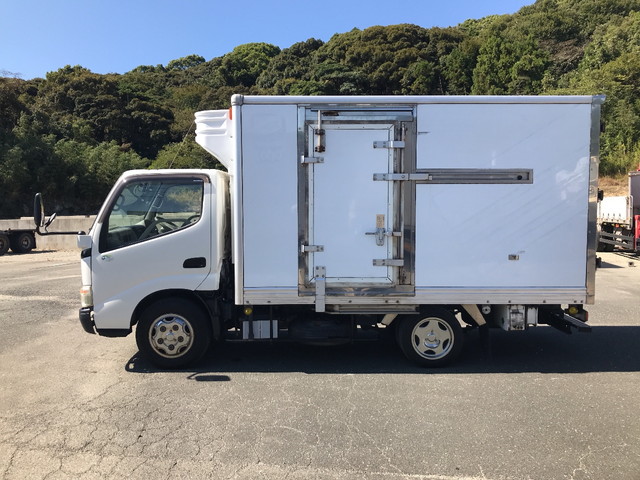 日野デュトロ冷凍車（冷蔵車）小型（2t・3t）[写真05]