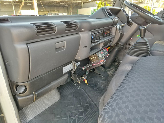 マツダタイタン冷凍車（冷蔵車）小型（2t・3t）[写真31]