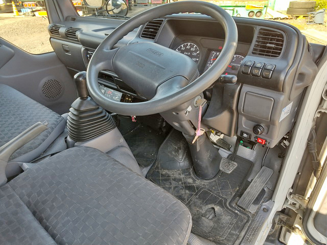 マツダタイタン冷凍車（冷蔵車）小型（2t・3t）[写真34]