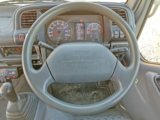 マツダタイタン冷凍車（冷蔵車）小型（2t・3t）[写真36]